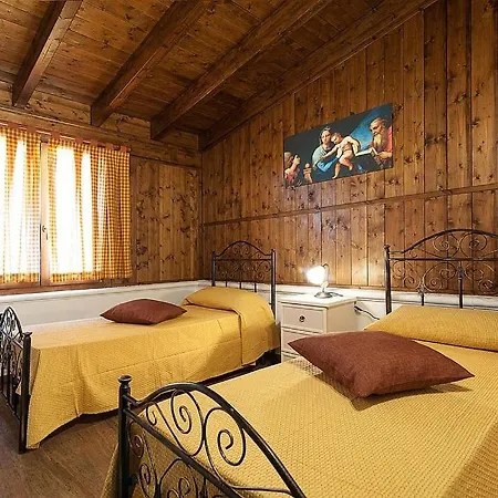 Sleeps 9 Pool Air Con * 玛丽娜迪曼卡维萨