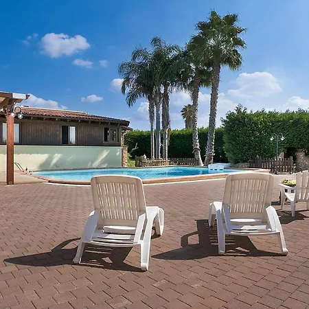 Sleeps 9 Pool Air Con 别墅 *